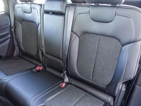 New 2025 Jeep Grand Cherokee Altitude image 22