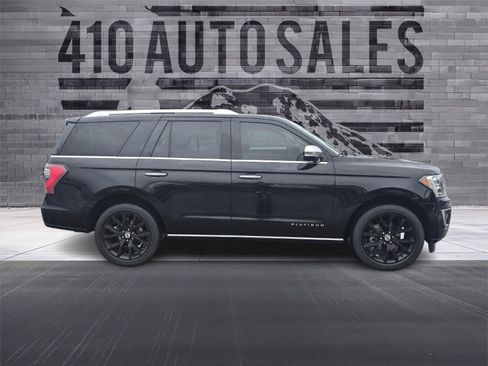 Used 2019 Ford Expedition Platinum image 2