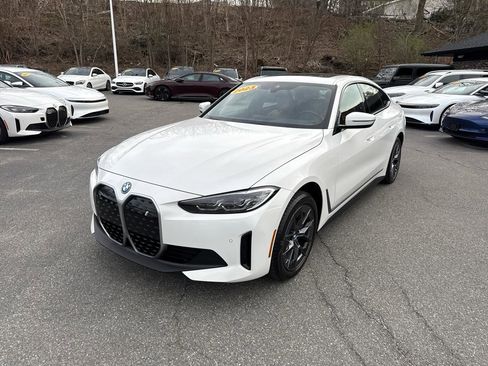 Used 2023 BMW i4 eDrive35 w/ Premium Package image 3