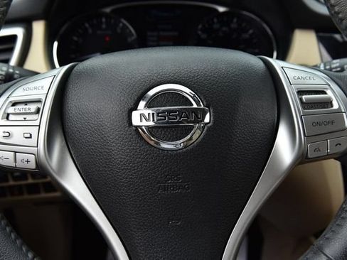 Used 2016 Nissan Rogue SL w/ SL Premium Package FWD image 22