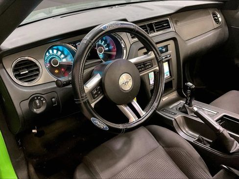 Used 2013 Ford Mustang GT RWD image 11