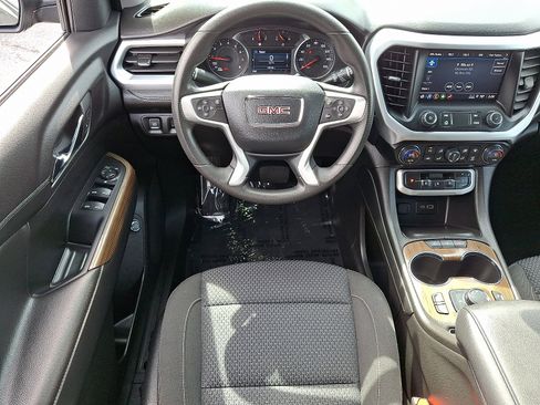 Used 2023 GMC Acadia SLE w/ Driver Convenience Package image 13