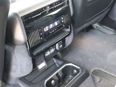 Used 2024 Jeep Wagoneer L Series II w/ Convenience Group I AWD/4WD image 21