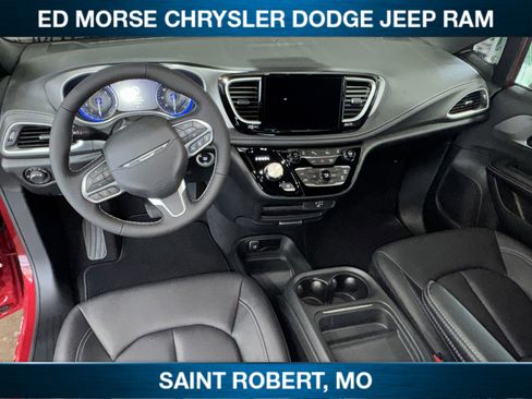 New 2027 Chrysler Pacifica Select AWD/4WD image 23