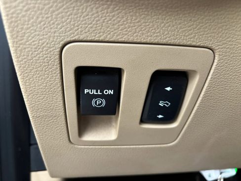 Used 2015 Ford F150 XLT w/ Equipment Group 302A Luxury image 16