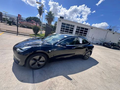 Used 2019 Tesla Model 3 Long Range RWD image 3