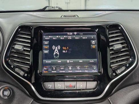Used 2019 Jeep Cherokee High Altitude AWD/4WD image 18