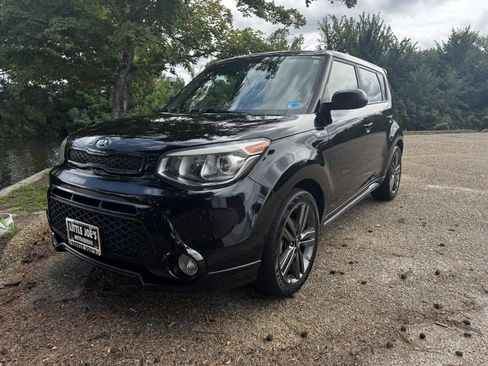 Used 2016 Kia Soul + w/ Tarmac Special Edition FWD image 11