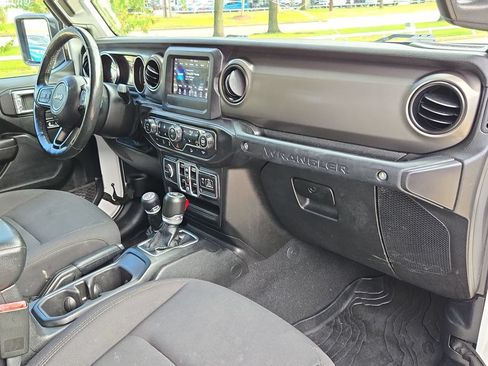 Used 2018 Jeep Wrangler Unlimited Sport S AWD/4WD image 30