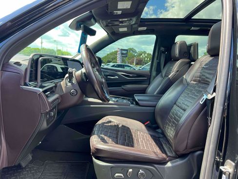 Used 2023 Cadillac Escalade ESV Sport Platinum AWD/4WD image 14