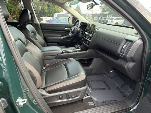 Used 2023 Nissan Pathfinder SL w/ SL Premium Package FWD image 29