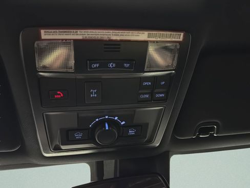 Used 2022 Toyota Tacoma TRD Off-Road w/ TRD Premium Off Road Package AWD/4WD image 28