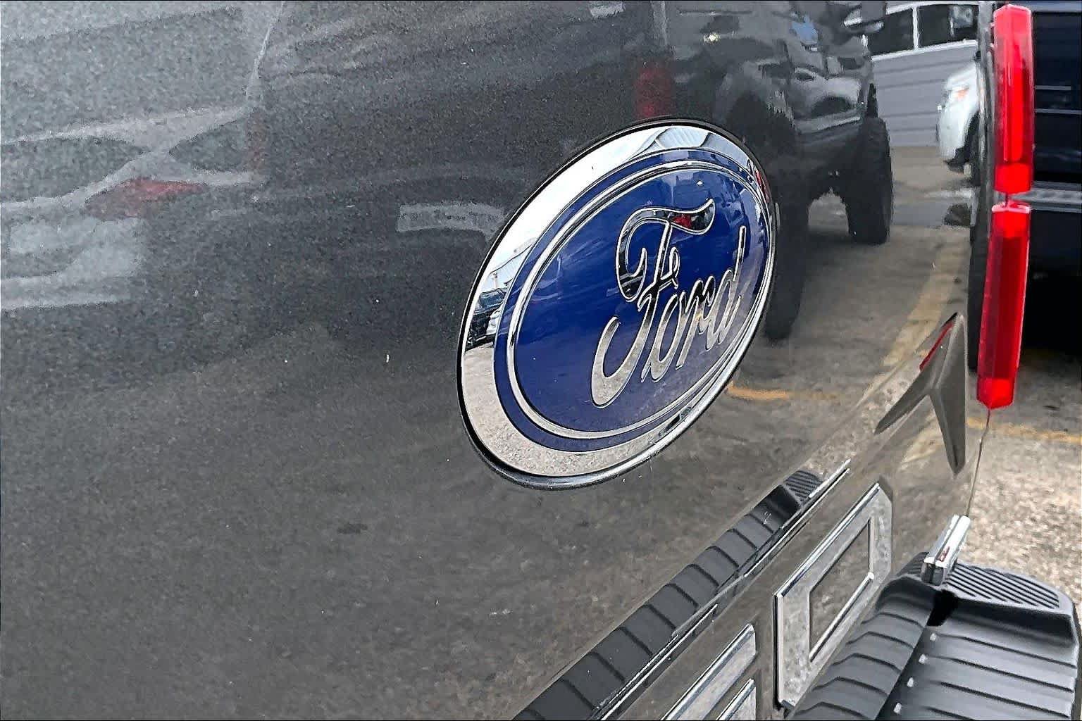 Used 2018 Ford F150 Lariat RWD image 31