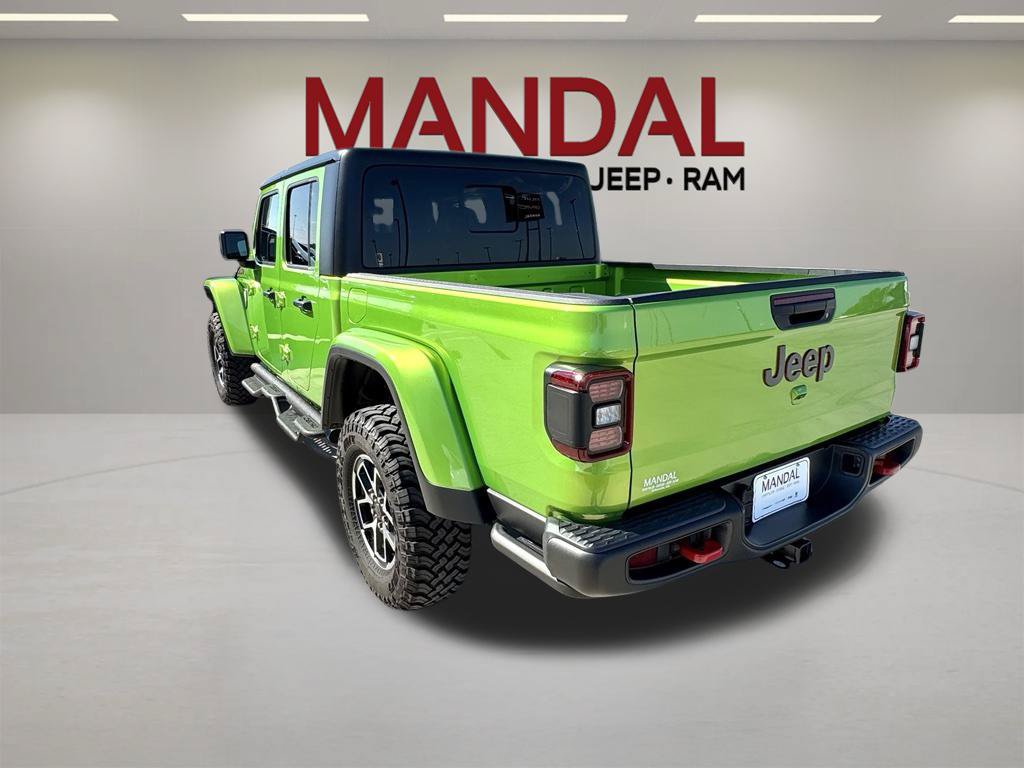 Used 2025 Jeep Gladiator Rubicon w/ Convenience Group AWD/4WD image 8