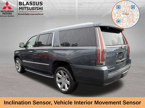 Used 2019 Cadillac Escalade ESV Luxury AWD/4WD image 22