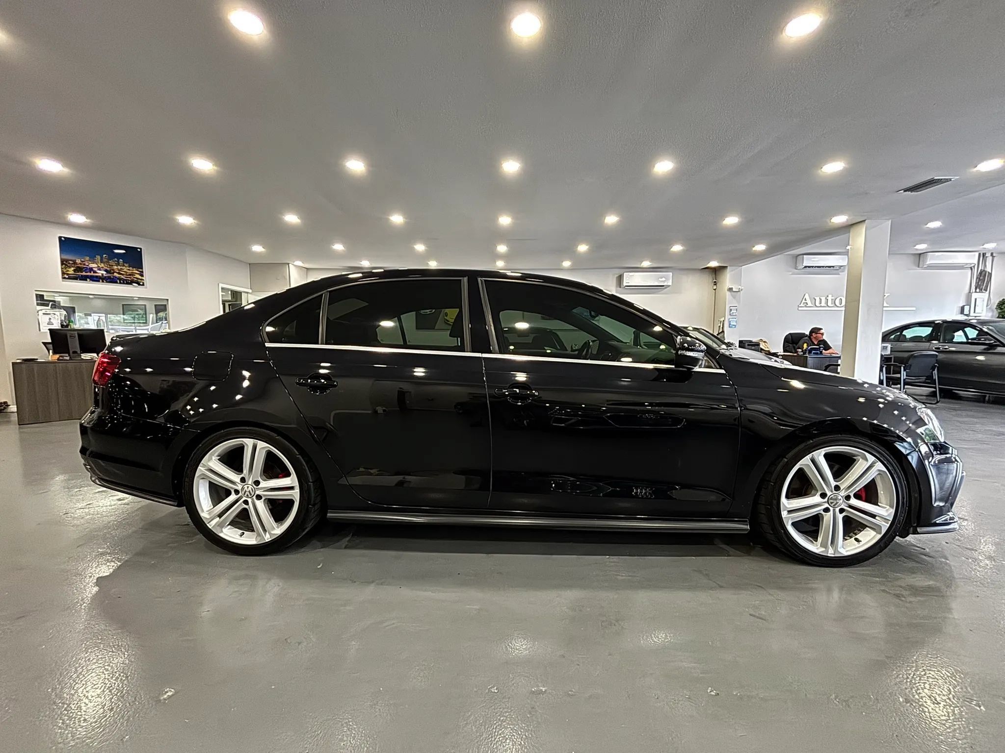 Used 2017 Volkswagen Jetta GLI FWD image 8