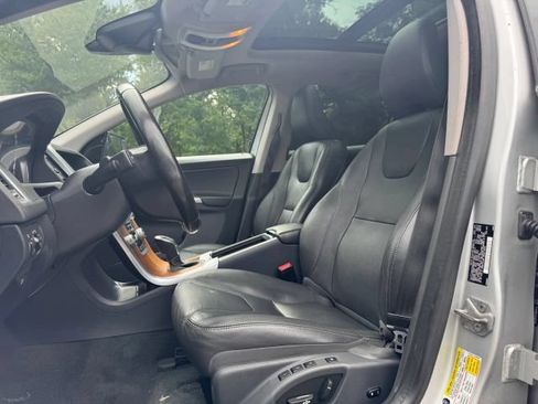 Used 2016 Volvo XC60 T6 w/ Climate Package AWD/4WD image 18