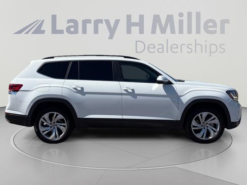 Used 2023 Volkswagen Atlas SE w/ Black Wheel Package AWD/4WD image 7