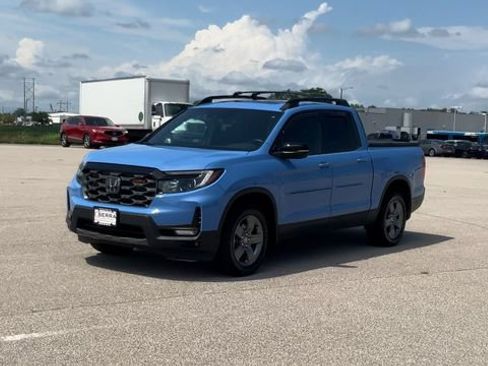 Used 2025 Honda Ridgeline TrailSport image 4