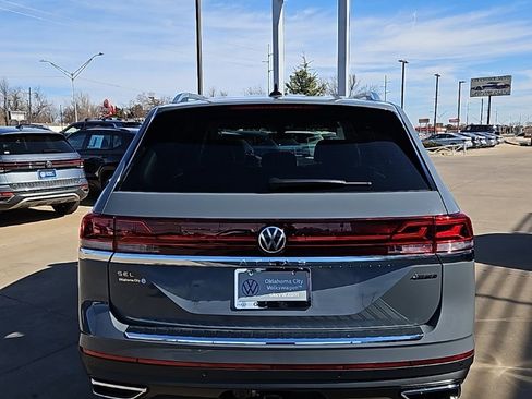 New 2026 Volkswagen Atlas SEL image 6