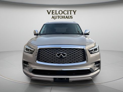 Used 2018 INFINITI QX80 4WD w/ Deluxe Technology Package image 2