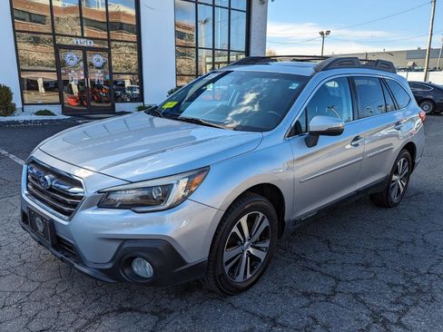 Used 2019 Subaru Outback 3.6R Limited AWD/4WD image 2