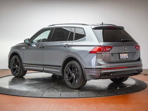 Used 2023 Volkswagen Tiguan SE R-Line FWD image 2