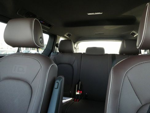 New 2025 Volkswagen ID. Buzz Pro S image 36