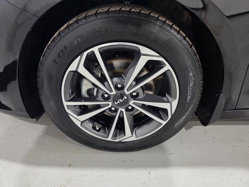 Used 2022 Kia Forte LXS w/ LXS Technology Package image 7