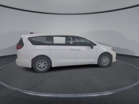 New 2026 Chrysler Voyager LX image 16