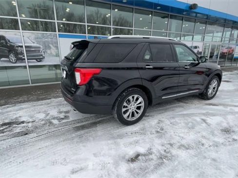 Used 2021 Ford Explorer Limited w/ Equipment Group 301A image 8