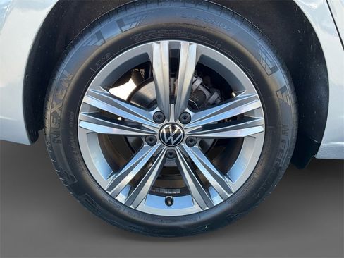 Used 2024 Volkswagen Jetta SE image 10