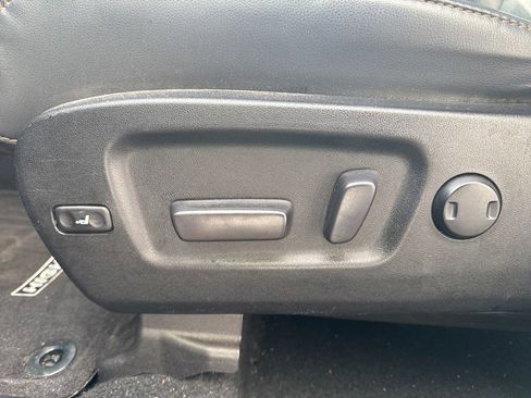 Used 2019 Toyota Highlander XLE image 13