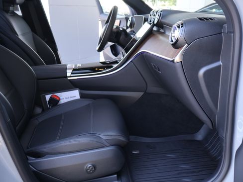 Used 2026 Mercedes-Benz GLC 300 4MATIC image 29