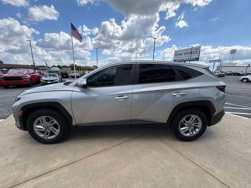 Used 2025 Hyundai Tucson SE image 3