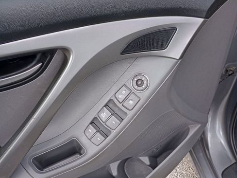 Used 2013 Hyundai Elantra GLS image 12