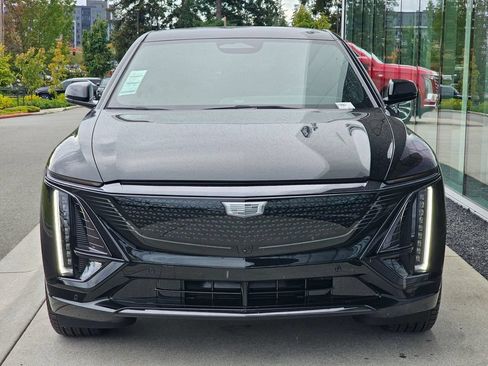 New 2027 Cadillac Lyriq Sport AWD/4WD image 8
