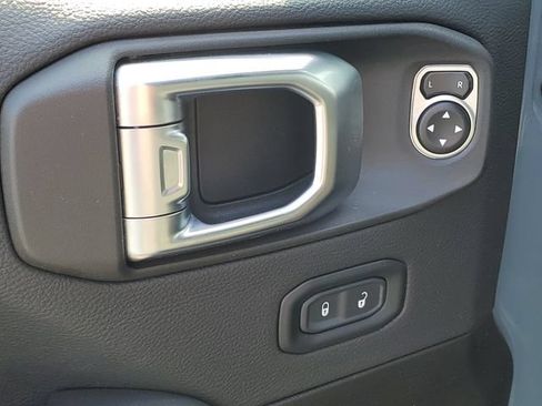 Used 2024 Jeep Wrangler Unlimited Sahara AWD/4WD image 20