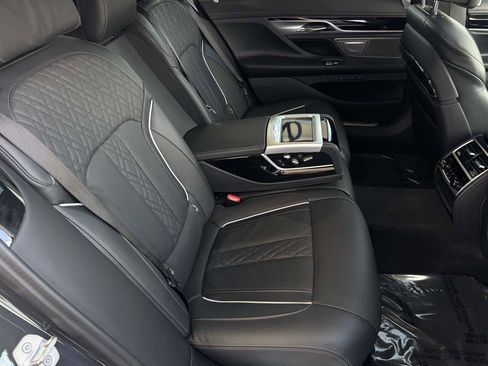 Used 2022 BMW ALPINA B7 xDrive w/ Luxury Rear Seating Package AWD/4WD image 22