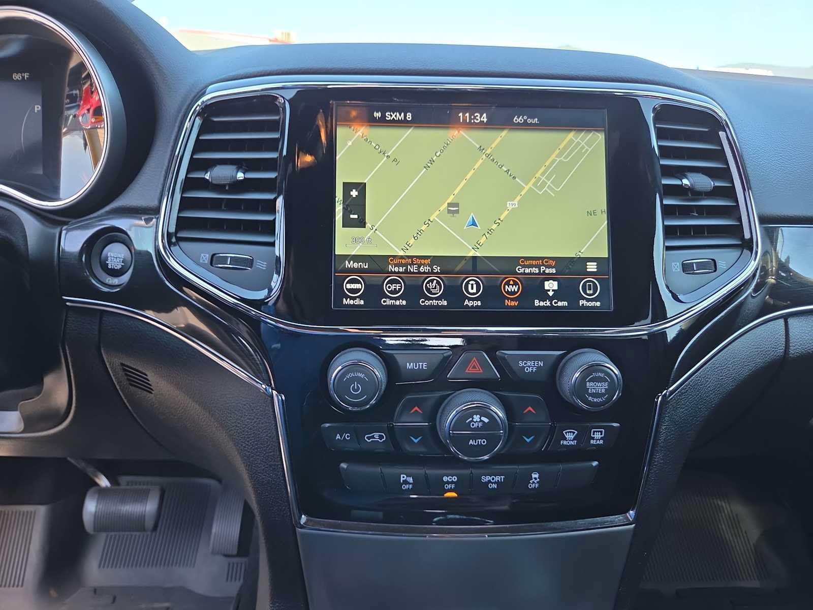 Used 2019 Jeep Grand Cherokee Trailhawk w/ Trailhawk Luxury Group AWD/4WD image 24