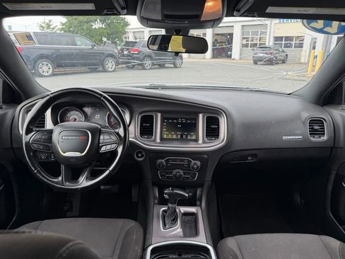 Used 2022 Dodge Charger SXT RWD image 35