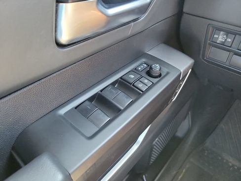 Used 2023 Toyota Tundra Platinum AWD/4WD image 28