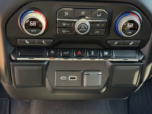 Used 2022 Chevrolet Silverado 1500 LT image 22