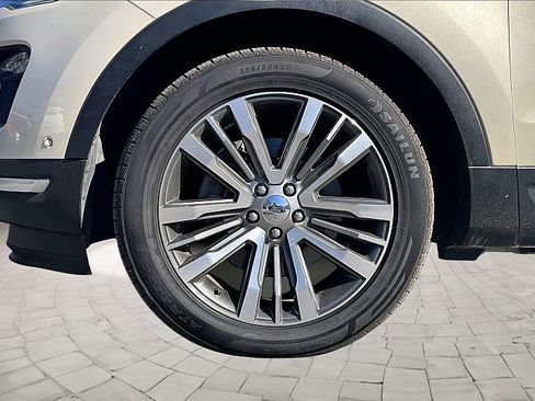 Used 2018 Ford Explorer Platinum image 8