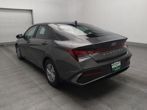 Used 2024 Hyundai Elantra SE FWD image 5