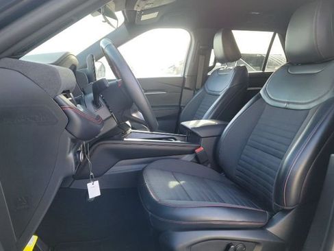Used 2025 Ford Explorer ST-Line w/ ST-Line Street Pack image 6