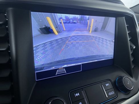 Certified 2023 GMC Acadia SLE w/ Driver Convenience Package image 6