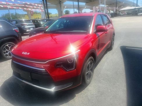 Used 2025 Kia Niro LX FWD image 1
