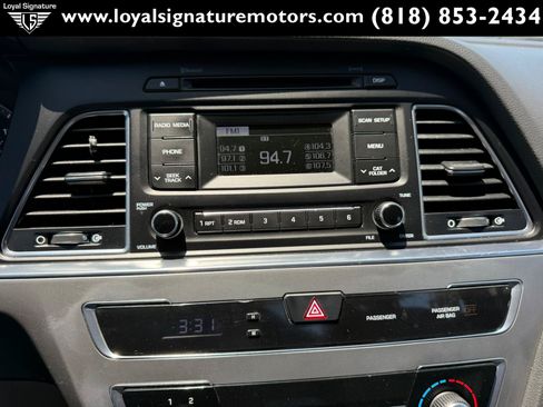 Used 2017 Hyundai Sonata SE FWD image 23