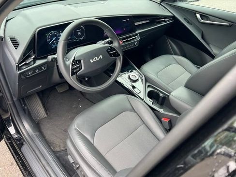 Certified 2025 Kia Niro Wind w/ Wind Preserve Package FWD image 13